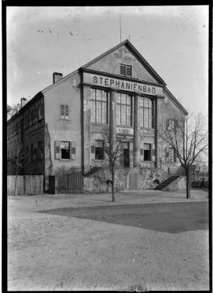 Beiertheim Breite Straße 49 a Stephanienbad Außenansicht von Nordwesten