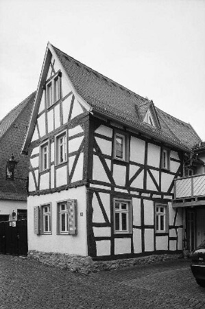 Wohnhaus; Oberursel, Bleichstraße 14