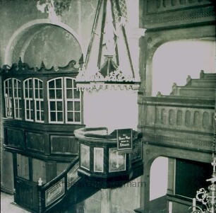 Peter-Paul-Kirche: Innenaufnahme: Kanzel, Loge und Empore