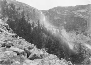 Wasserfall : Wasserfall im Rila-Gebirge auf einer Höhenlage von 2100 m bis 1900 m.