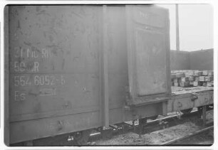 verdreckter Reichsbahnwagen in Kalkhalle (11.10.1988), Abstich EW (18.10.1988); Haus Bergstraße, Schrottplatz PS