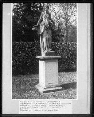 Figurenrondell — Statue der Pomona
