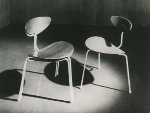 "British Design", Frankfurt a.M. 1958. Stapelbare Stühle von Ernest Race