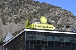 Andorra la Vella - Bankgebäude : Bankgebäude der Credit Andorra. Aufgenommen im Geschäftszentrum der Hauptstadt Andorra la Vella am 17. April 2012