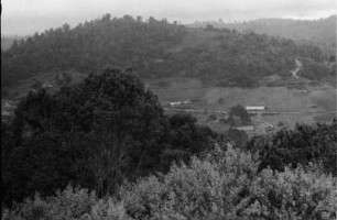 Usambara-Berge : Gebäude an den Hängen der Usambara-Berge