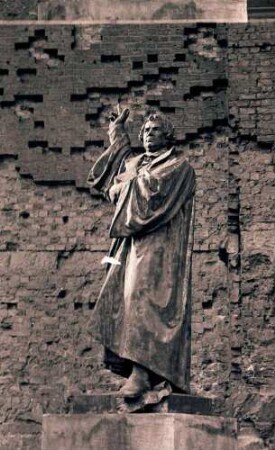 Hannover: Denkmal Martin Luther vor der Marktkirche [St. Georgii et Jacobi]