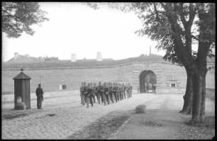Theresienstadt. Kleine Festung mit abmarschierender Wache