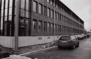 Mommsenstraße (Gebäude F): Südostseite
