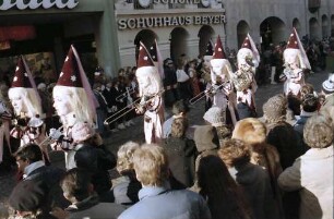 Freiburg: Fastnachtsumzug in der Kaiser-Joseph-Straße