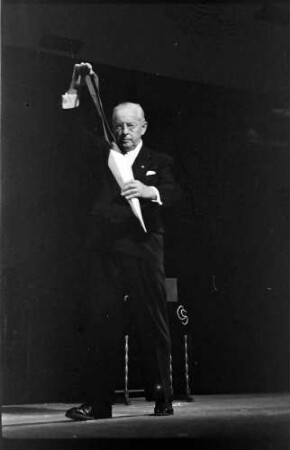 Freiburg: Kolpingsaal; Magier in Freiburg; Prof. Schillinger