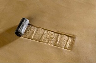 Siegel mit Inschrift und Götterdarstellungen
