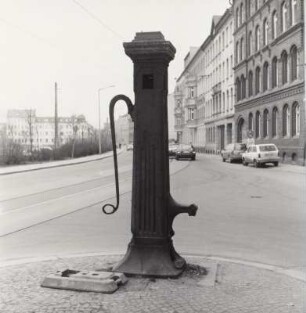Leipzig-Neustadt-Neuschönefeld, Handschwengelpumpe