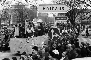Freiburg: Festzug, von oben
