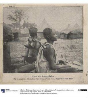 "Bilder aus Bagamoyo, Neger mit Schröpftöpfen. Photographische Aufnahme der Douglas´schen Togo Expedition von 1897" (OT)