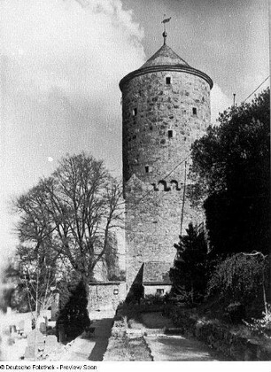 Bautzen. Nikolaiturm (1522 Umbau). Blick vom Nikolaifriedhof