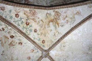 Gewölbebilder mit Drolerien, Ranken- und Laubwerk — Musizierende Fabelwesen und Blumenranken — Südliche Gewölbekappe