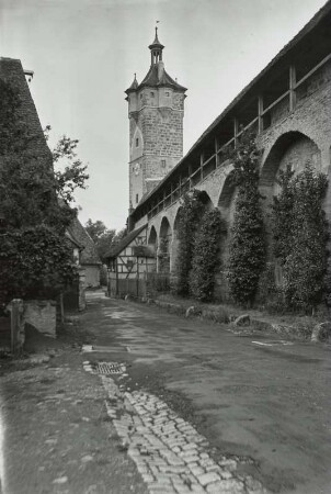 Rothenburg. Wehrgang und Klingentor : Rothenburg ob der Tauber. Überdachter Wehrgang am Klingentor, Feldseite