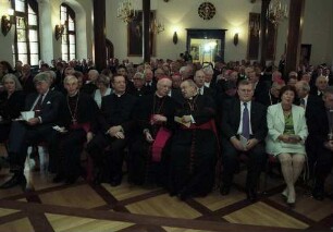 Freiburg im Breisgau: Verabschiedung von Erzbischof Oskar Saier [mit Erwin Teufel, Kardinal Lehmann und Rolf Böhme]