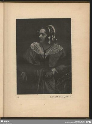 Frau, in die Ferne blickend