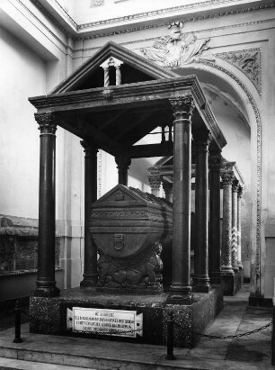 Grab des Kaisers Friedrich II. : Grab des Kaisers Friedrich II. (1250?). Palermo, Dom Santa Maria Assunta