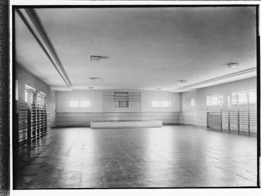 Schule Marienthaler Straße (Hamburg-Hamm-Nord): Turnhalle, innen : SchumacherWV Nr. 274