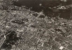 Luftbildaufnahmen von Karlsruhe. Gesamtes Stadtgebiet - Innenstadt mit Stadtgarten