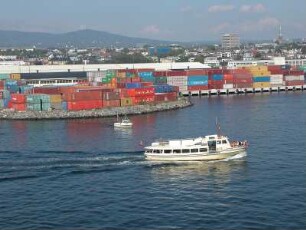 Oslo - Hafeneinfahrt : Hafeneinfahrt. Aufgenommen in Oslo im September 2004