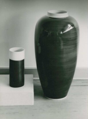 Zylindrische Vase und Atrium-Vase von Luise-Charlotte Koch