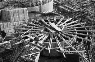 Birsfelden: Kraftwerk, Holzverschalungen für Beton