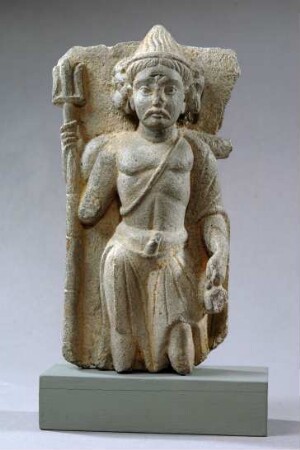 Dreiköpfiger und vierarmiger Oesho-Shiva mit Dreizack und Kamandalu, ithyphallisch (urdhvalinga)