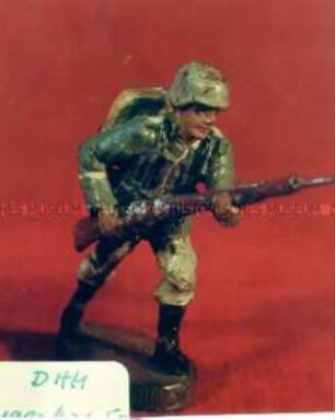 Infanterist im Angriff