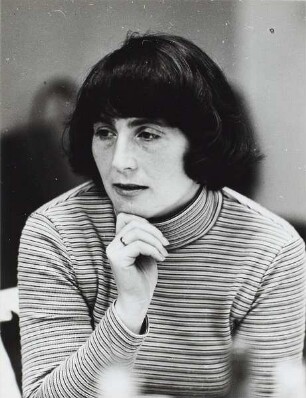 Renate Holland-Moritz in Pablo-Nerudo-Bibliothek Berlin