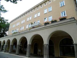 Eisenhüttenstadt: Wohnbauten Erich-Weinert-Allee/Friedrich-Engels-Straße (WK II)