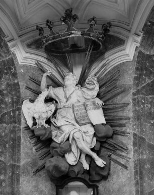 Johannesaltar — Sitzfigur des Evangelisten Johannes