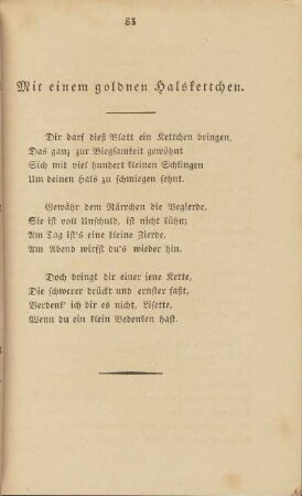 Mit einem goldnen Halskettchen.