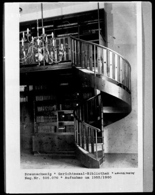 Gerichtssaal-Bibliothek