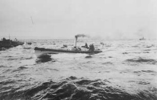 Marine-Dampfbarkass : Technikgeschichte | Navigare necesse est... - Altes und modernes Schiffahrtswesen | Entwicklung des modernen Kriegsschiffes