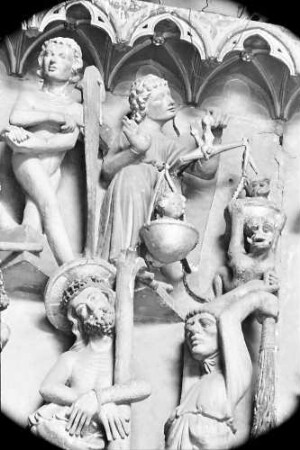 Freiburg: Ausschnitte Figuren im Tympanon des Münsters