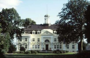 Blumendorf: Gut: Herrenhaus: Nordfassade Hofseite