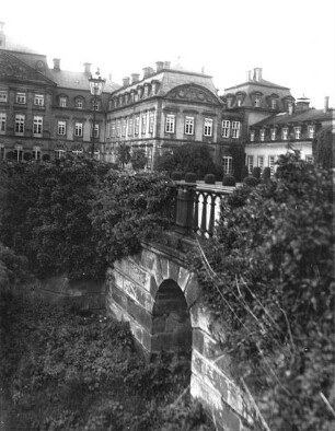 Arolsen. Schloss (1710- 1729; J. L. Rothweil). Ostflügel von Süden