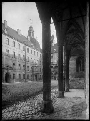 Neuburg an der Donau Schloss Ansicht Schlosshof und Ostflügel