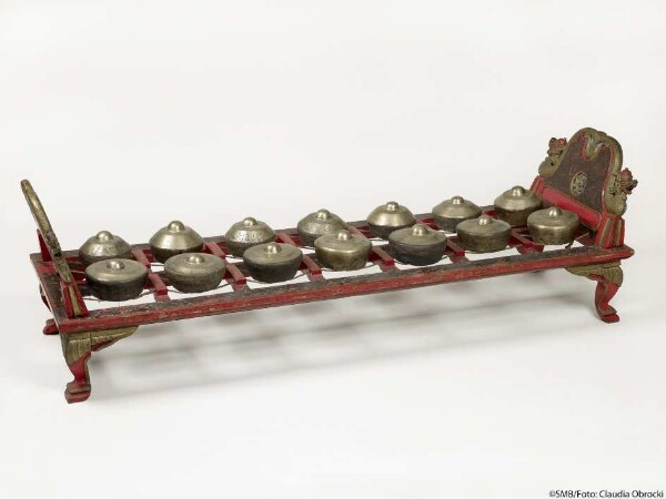 bonang panerus (gamelan, pélog)