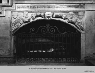 Reliefs mit Propheten und Strozziwappen - Reliefs: Propheten mit Spruchbändern und Strozziwappen
