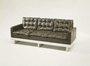 Sofa (Dreisitzer - Modell EW 587/25)