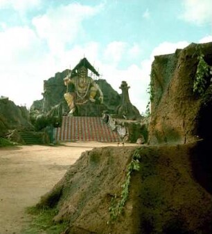 "Unterwegs". Buddhastatue : Indien. "Unterwegs". Buddhastatue