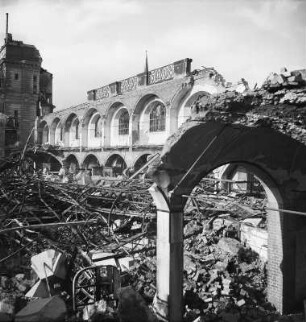 Dresden. Ruine Antons Markthalle