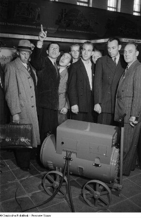 Elektrotechnisches Exponat auf der Leipziger Herbstmesse 1954