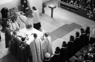 Freiburg: Konviktskirche, Eucharistiefeier, von oben, mit Erzbischof Dr. Schäufele