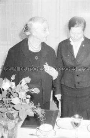Ehrung von Eugénie Cotton durch den DFD im Haus der Frau in Berlin (Ost)