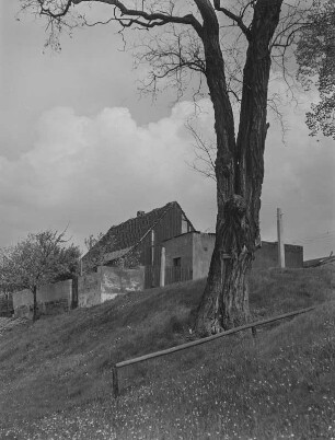 Dresden-Söbrigen. Blick auf eine Scheune?